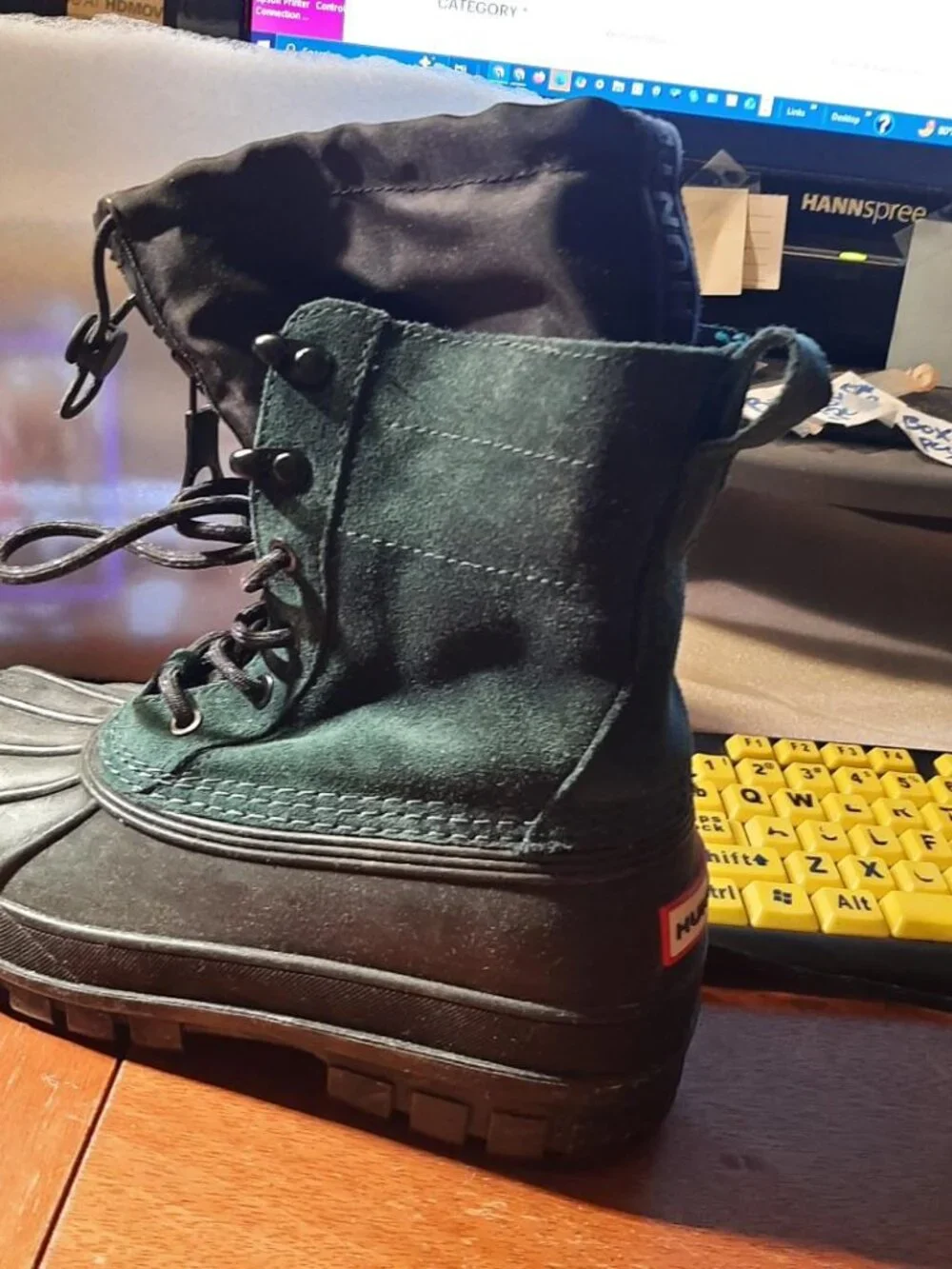 NEW TAG ! Hunter Women Skylar Waterproof Boots Dark Green Suede Size 8